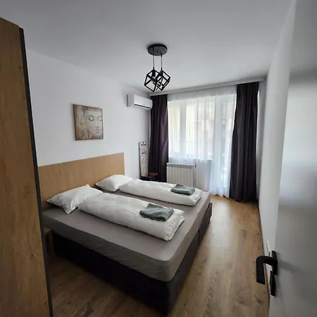 Student City & Privat Parking Apartment