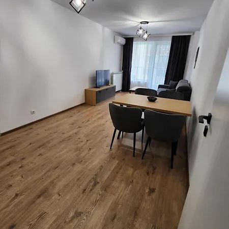 Student City & Privat Parking Apartment